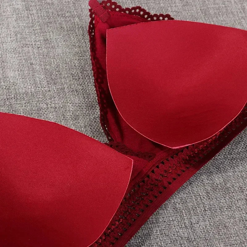 "Wireless Lace Push-Up Bralette – Plus Size Seamless